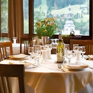 Hotel Alpen Roc 3*