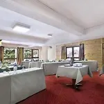 Alpen Roc فندق لا كلوساز